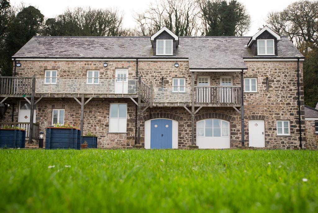 منزل الضيف تينبي  في Trefloyne Manor الغرفة الصورة